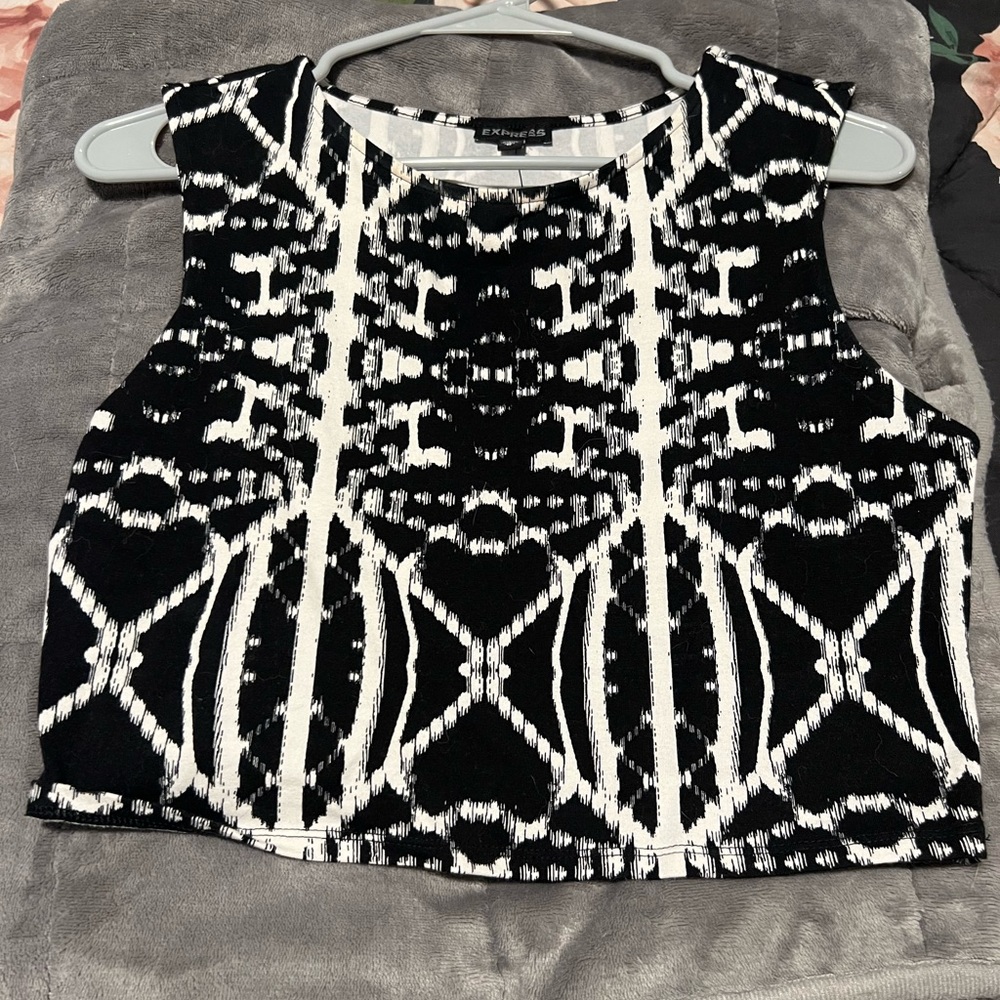 NWT black and white express shirt